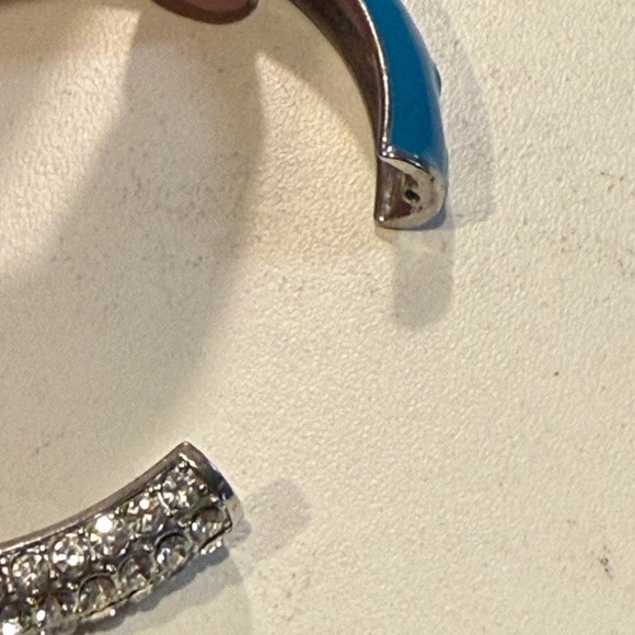 Blue Enamel Bangle Bracelet Silver Hearts Rhinestone Hinged Sparkly Jewelry - Picture 4 of 5